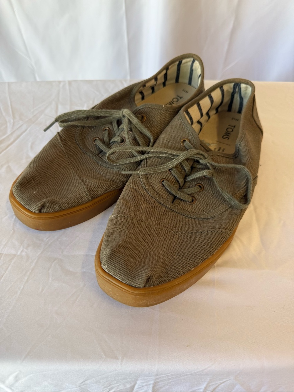Tom’s Men’s 12 Cordones sneakers olive green lace up casual